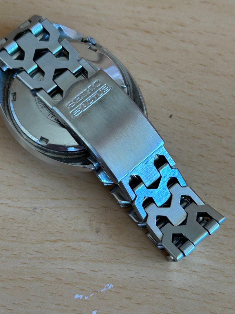 SEIKO 5アクタスSS. 自動巻き　ブルー　カットガラス