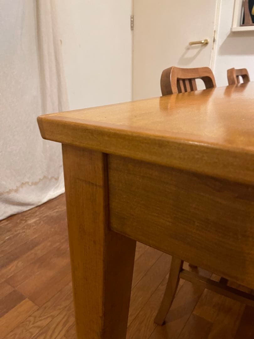 アッキーさま専用　珍しい大きめのダイニングテーブルになります！