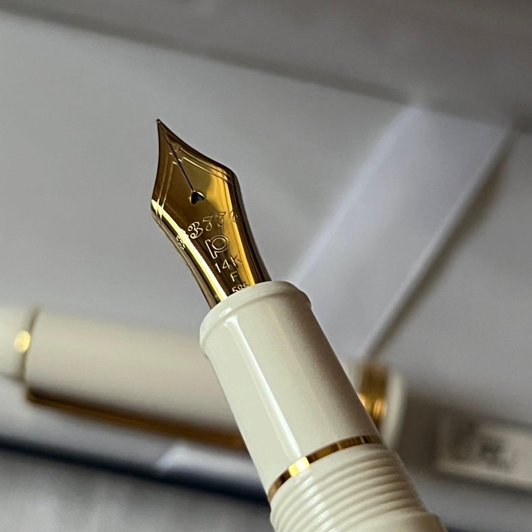 プラチナ 万年筆 センチュリー 3776 シュノンソーホワイト F 細字