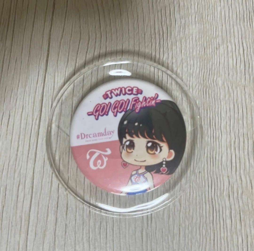 TWICE モモ GO! GO! Fightin' 缶バッジ