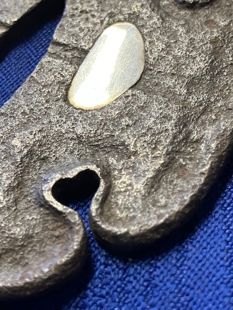 太刀鍔　鍔　日本刀　時代物　銀象嵌　鉄鍔