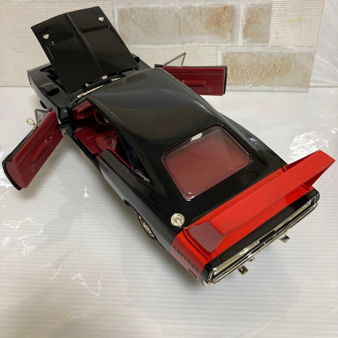 ダッジ チャージャー デイトナ 1/18