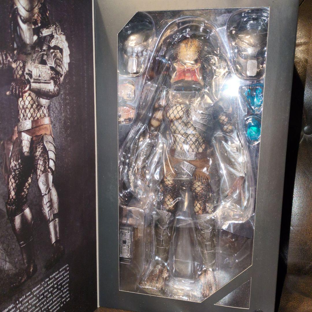 プレデター フィギュア ホットトイズ