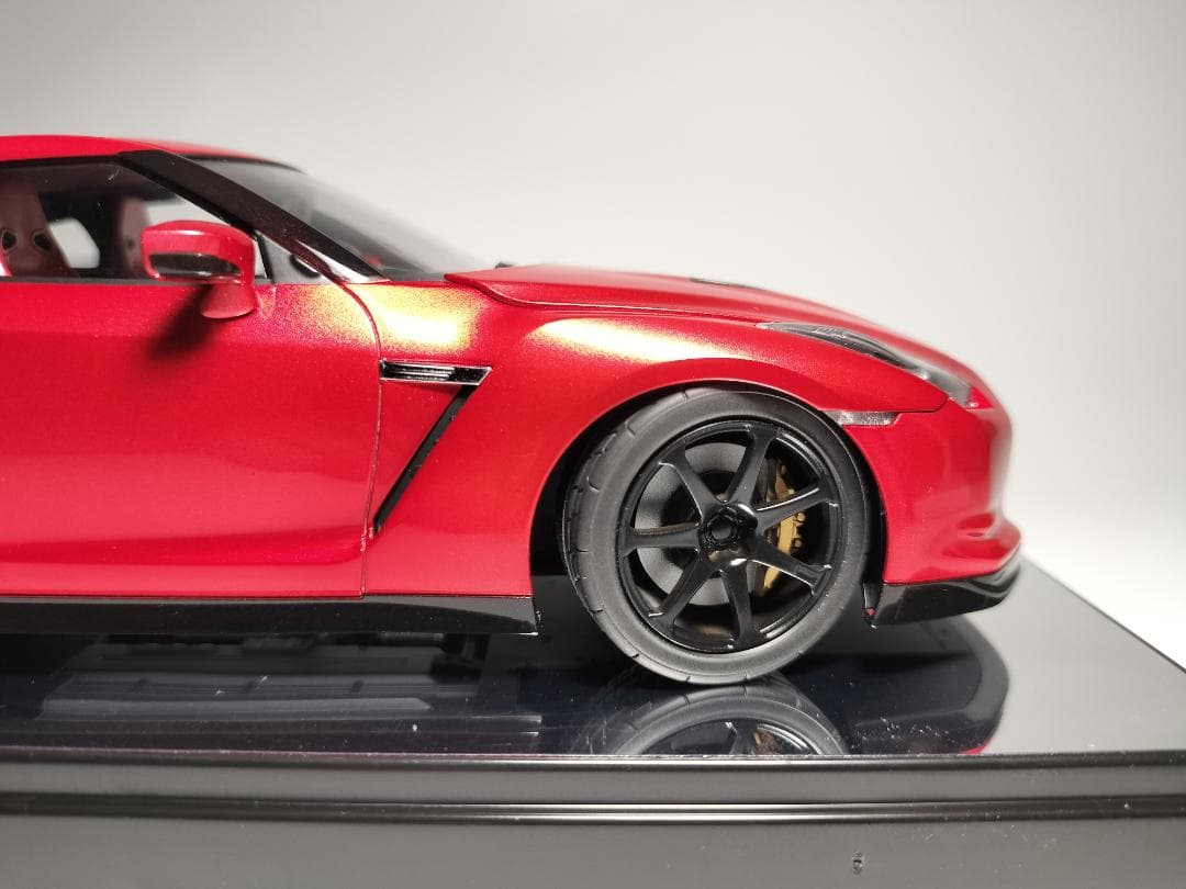 1/24 日産 R35 GTR プラモデル 完成品