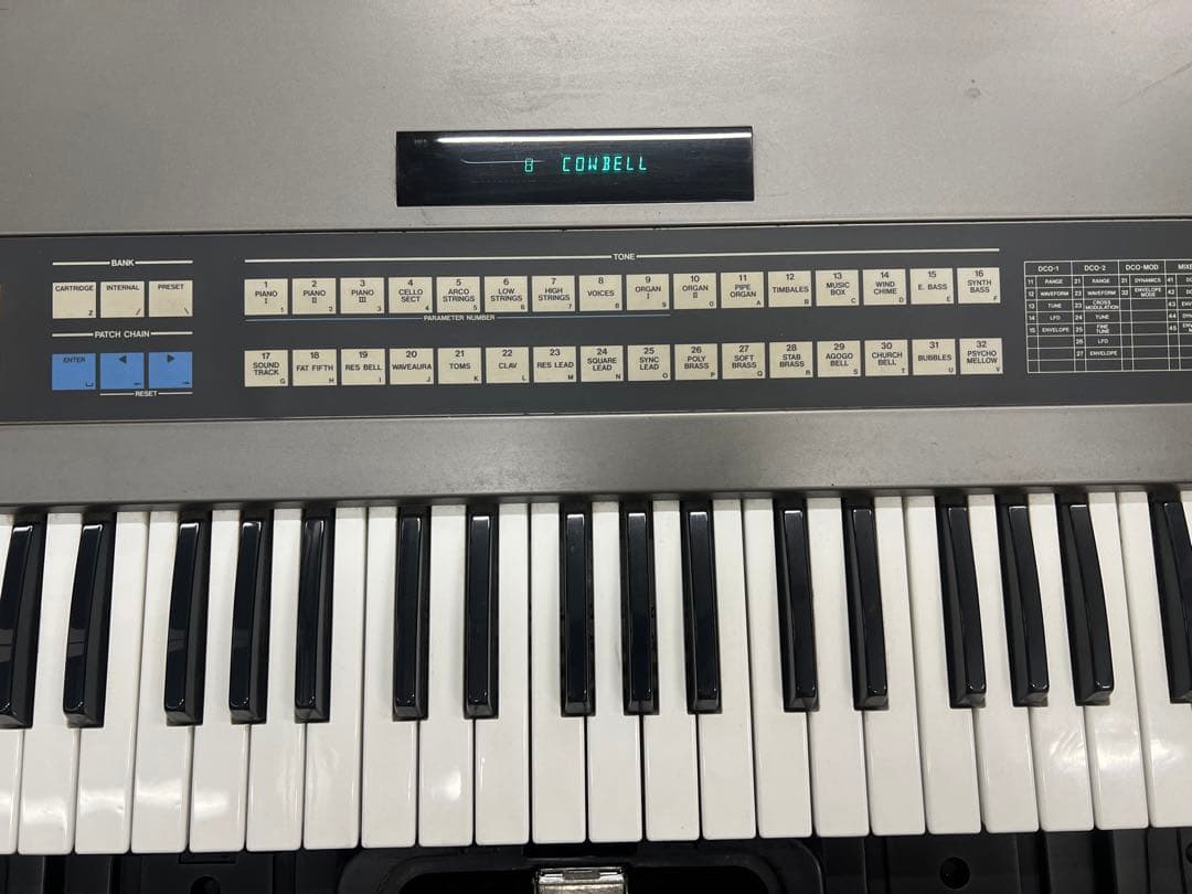 Roland JX-8P アナログシンセサイザー（ケース付き）