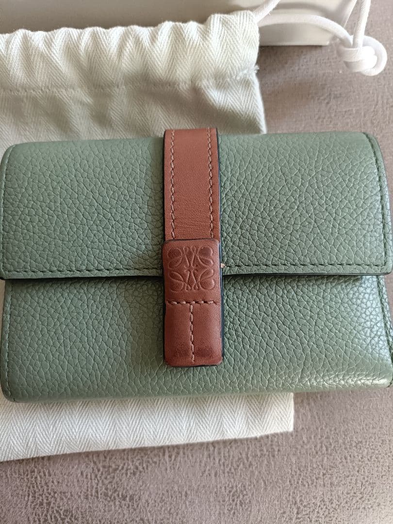 LOEWE バーティカルウォレット　スモール