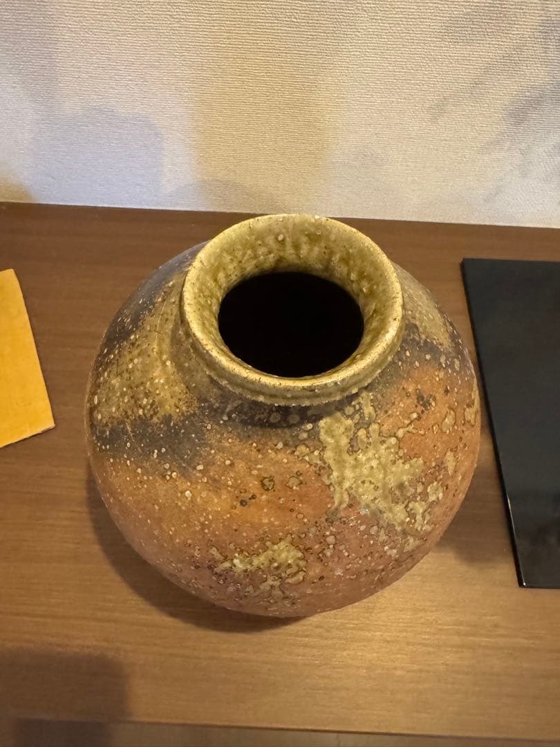 陶器の壺 中型 茶色と金色の混合