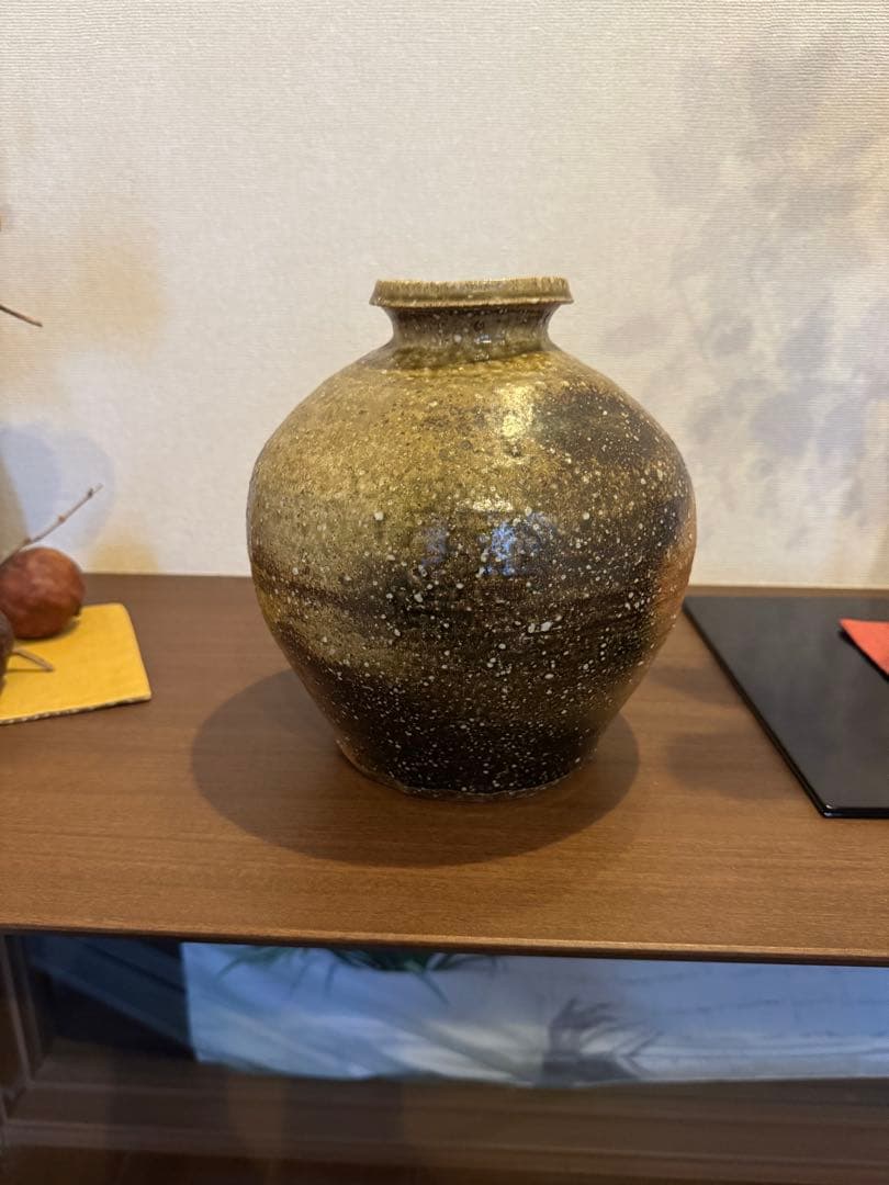 陶器の壺 中型 茶色と金色の混合