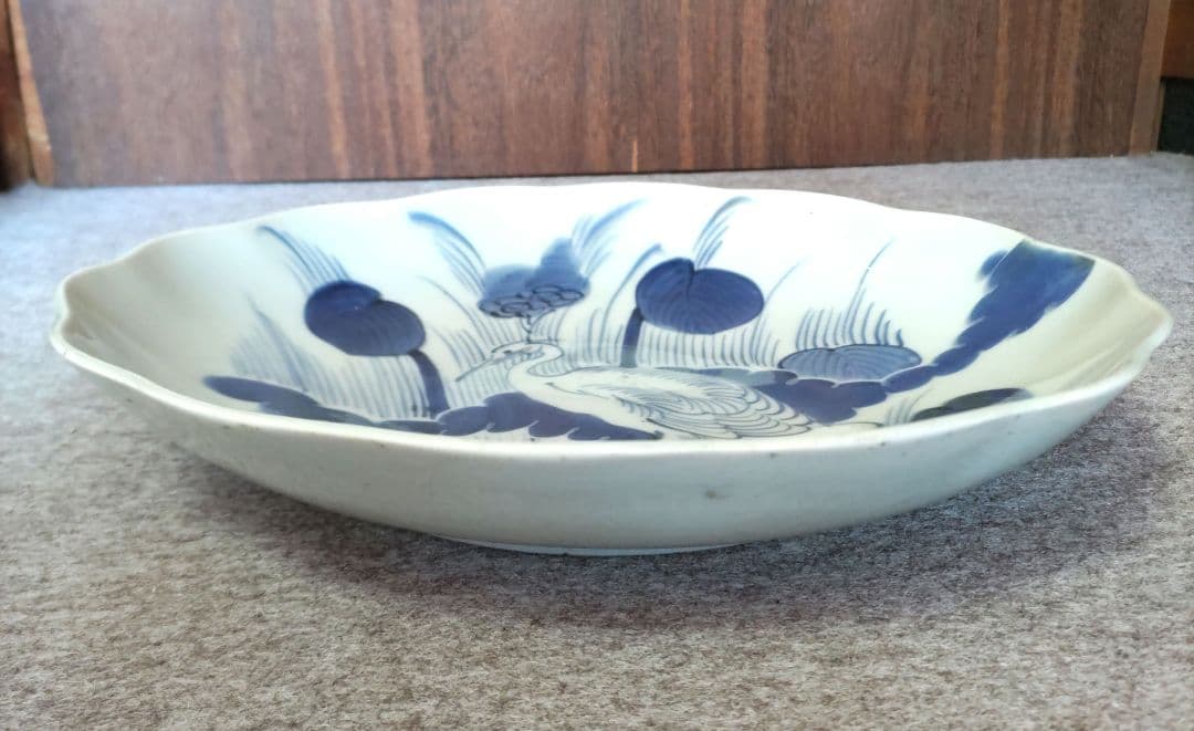 染付　芦と白鷺の丸皿　D243