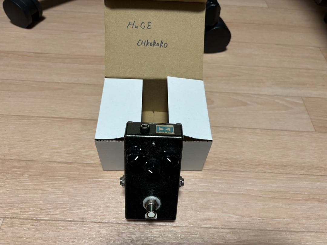 ギター HuGE CHRORORO