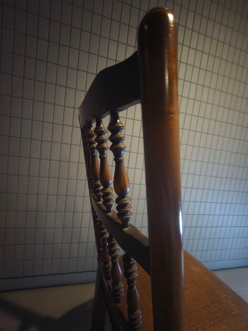 希少 セオドア アレクサンダー？ 木製スピンドルバック椅子 高さ約100cm