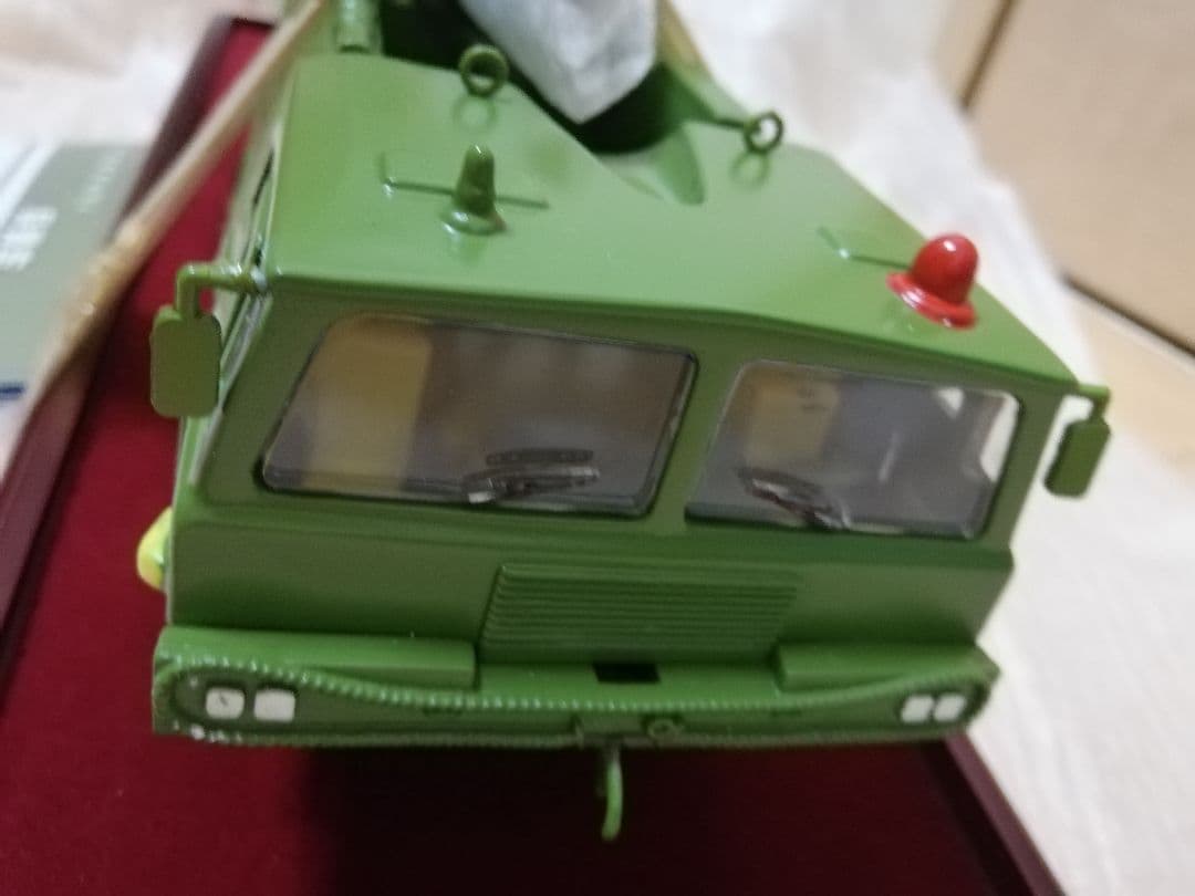 中国弾道ミサイル.発車台1/43ミニチュアコレクション