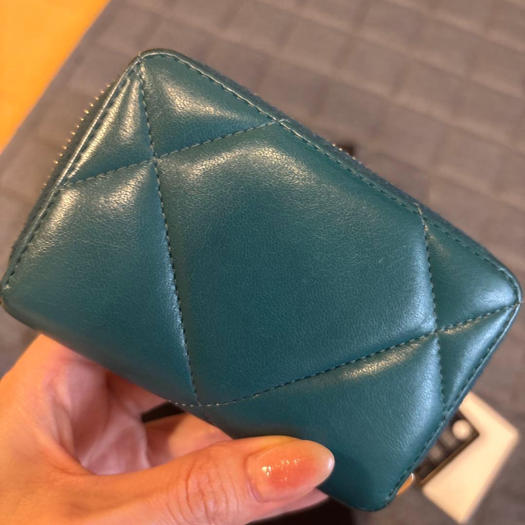 CHANEL ターコイズ ケース