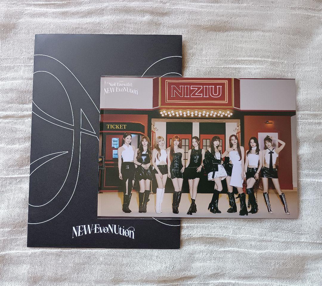 NiziU NewEvoNUtion ラントレ オール 1枚 - メルカリ