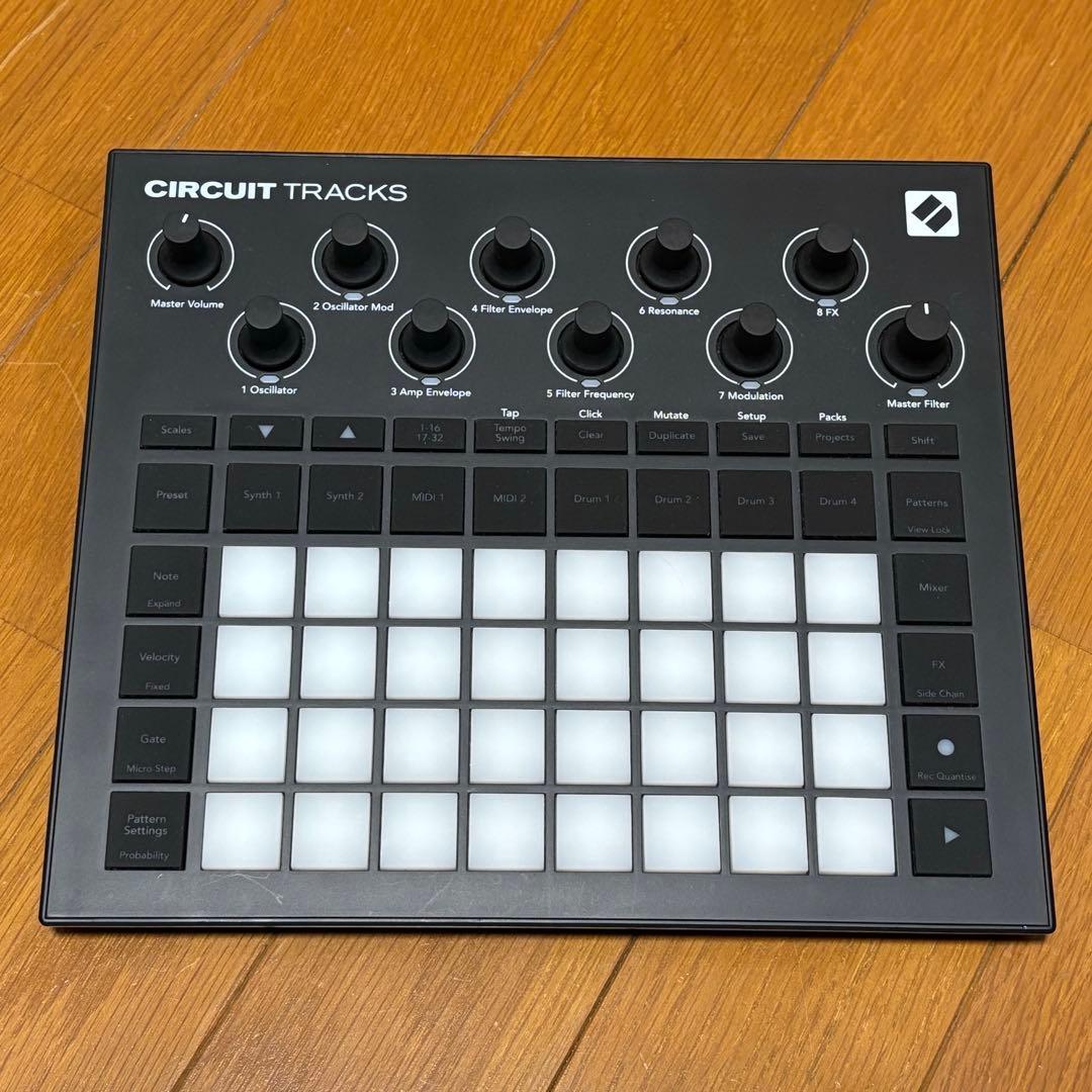 【箱付き美品】novation CIRCUIT TRACKS グルーヴボックス Amazon.com: Novation Circuit Tracks: Groovebox sequencer with