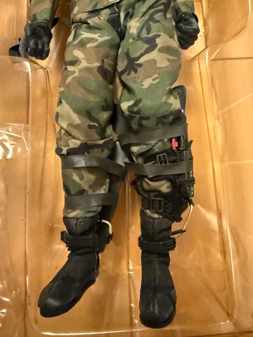 ホットトイズ　ミリタリーフィギュア　HALO UDT JUMPER 1/6