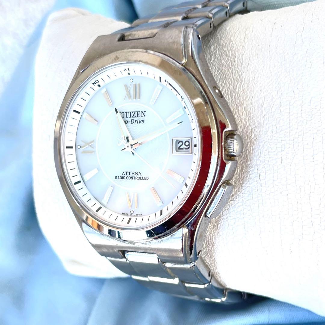 美品❣シチズンATTESA❣　H110白文字盤　チタン製　電波ソーラー　稼働