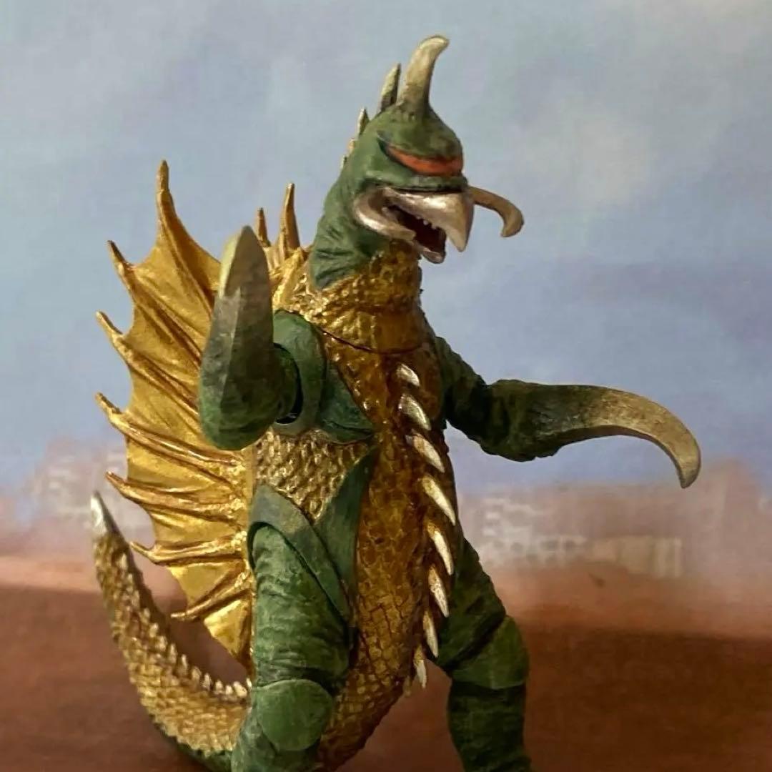 ガイガン1972 リペイント品　HG東宝怪獣　ゴジラ　ガシャポン　バンダイ