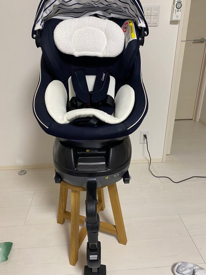 Combi コンビ isofix クルムーヴ ネイビー スマート