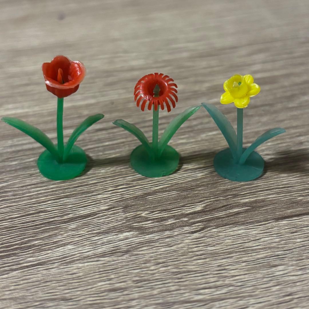 昭和レトロ】グリコのおまけ 花 3つ - メルカリ