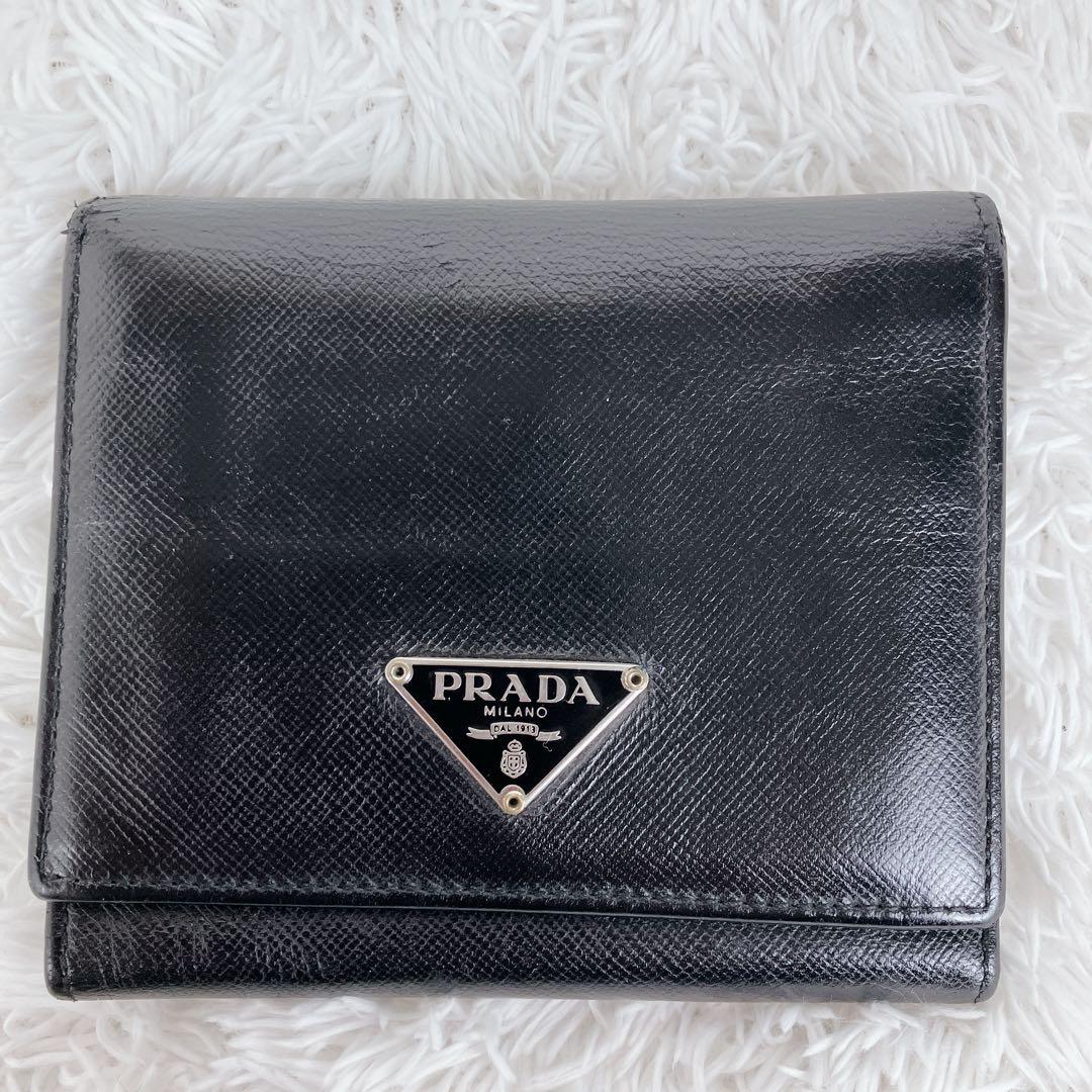 プラダ 折り財布 サフィアーノレザー 三角ロゴ 三角プレート 黒