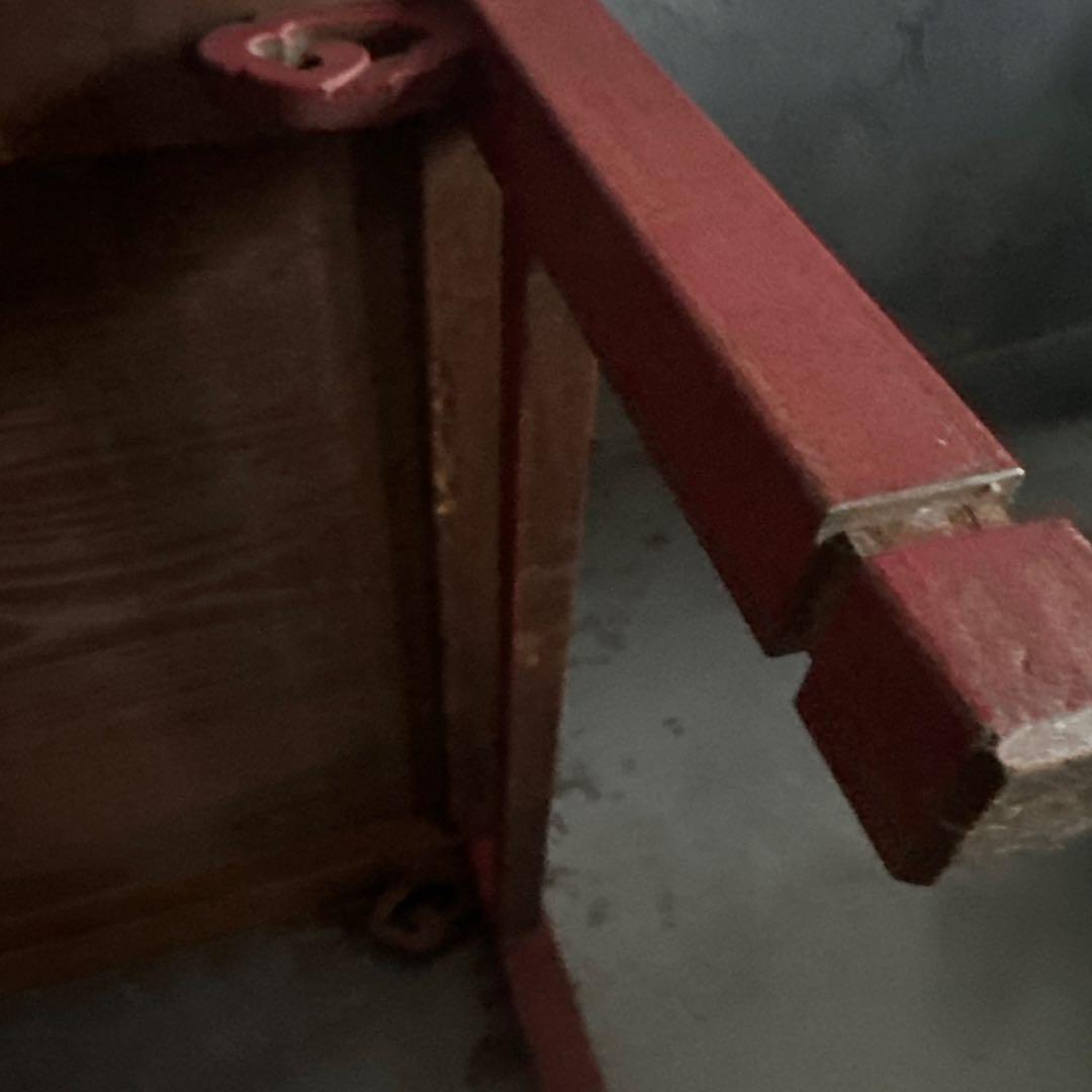 ヴィンテージ 赤い木製座卓 花台かもしれません