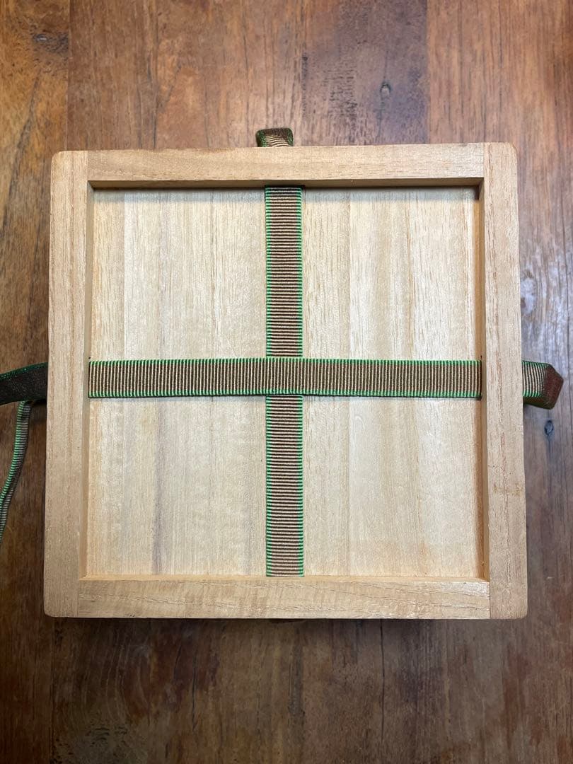 古出雲茶碗 銘:慶雲 裏千家十五代鵬雲斎書付 箱 古楽山 ニュウあり,高台小欠け