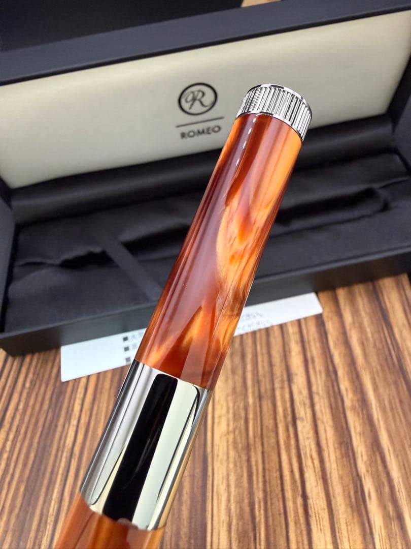 伊東屋 Romeo ボールペン NO.3 イタリアンアンバー 太軸 未使用品