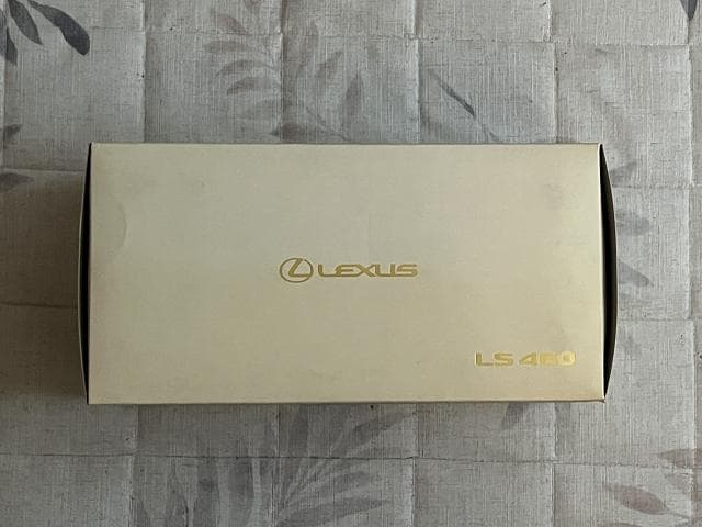 ノレブ　1/18スケール　レクサス LS460