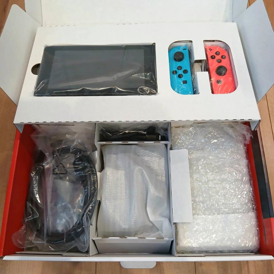 Nintendo Switch ニンテンドースイッチ本体 付属品 簡易ケース付き