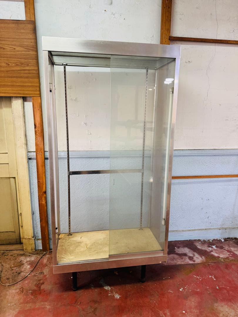 福岡発 ショーケース ガラスケース ラック 飾り棚 ローボード 扉付き ガラス製 福岡発 ショーケース ガラスケース ラック 飾り棚 ローボード 扉付き