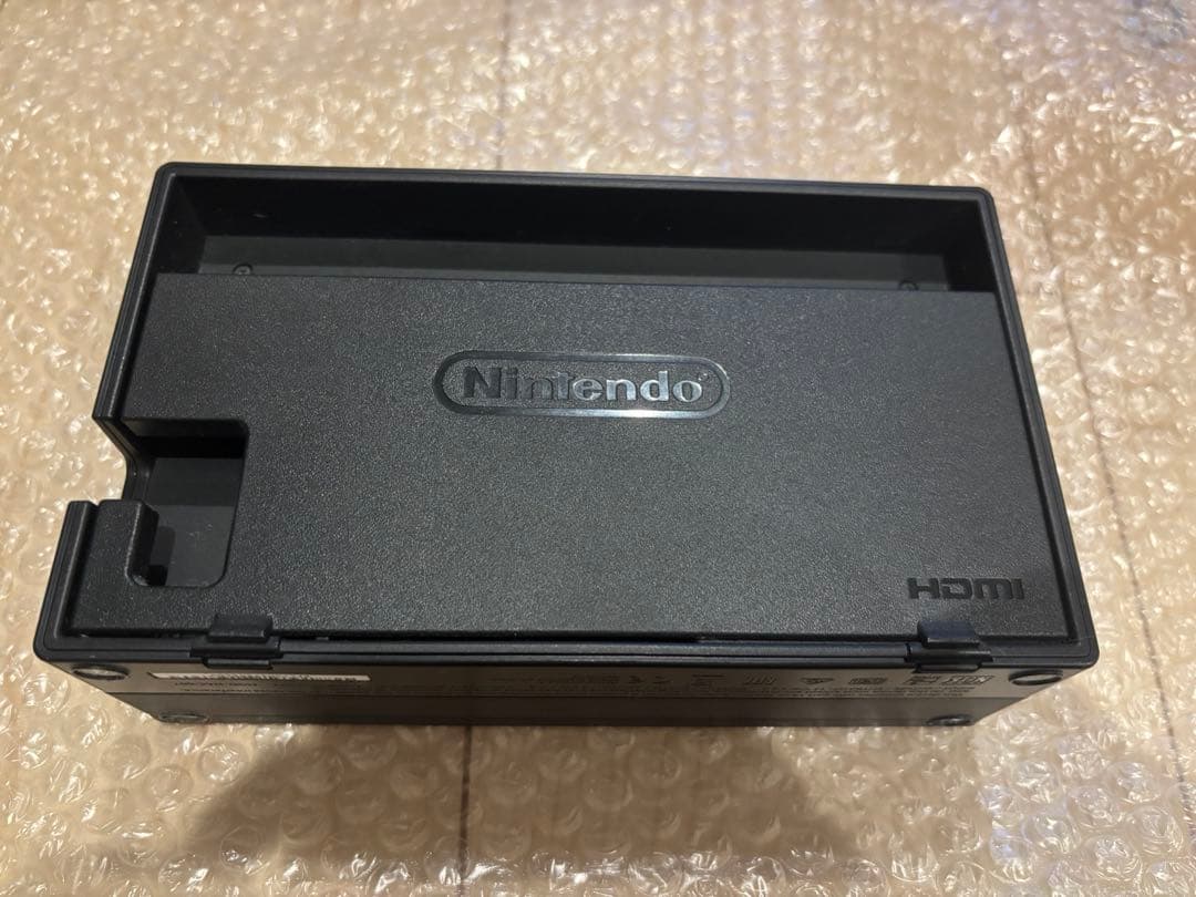 Nintendo Switch 本体 + ジョイコン