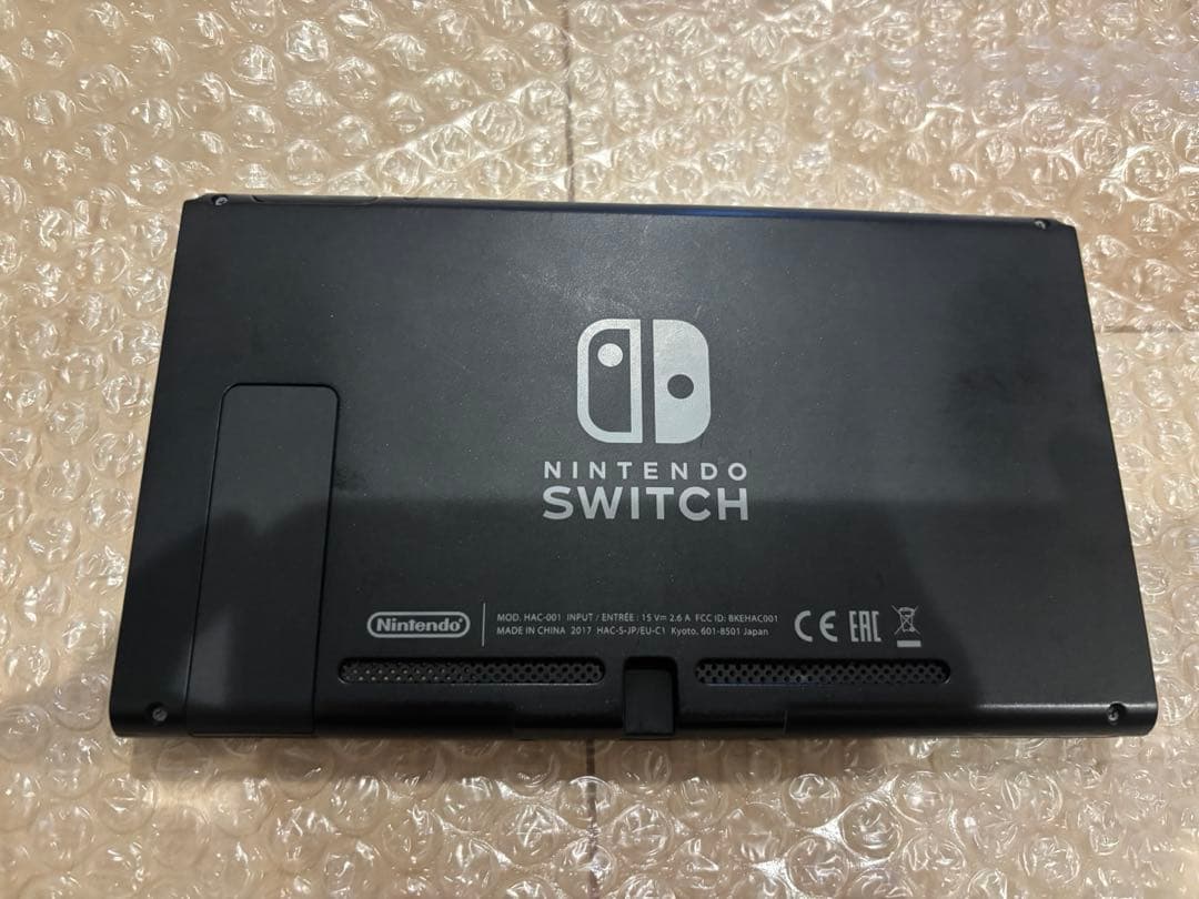 Nintendo Switch 本体 + ジョイコン