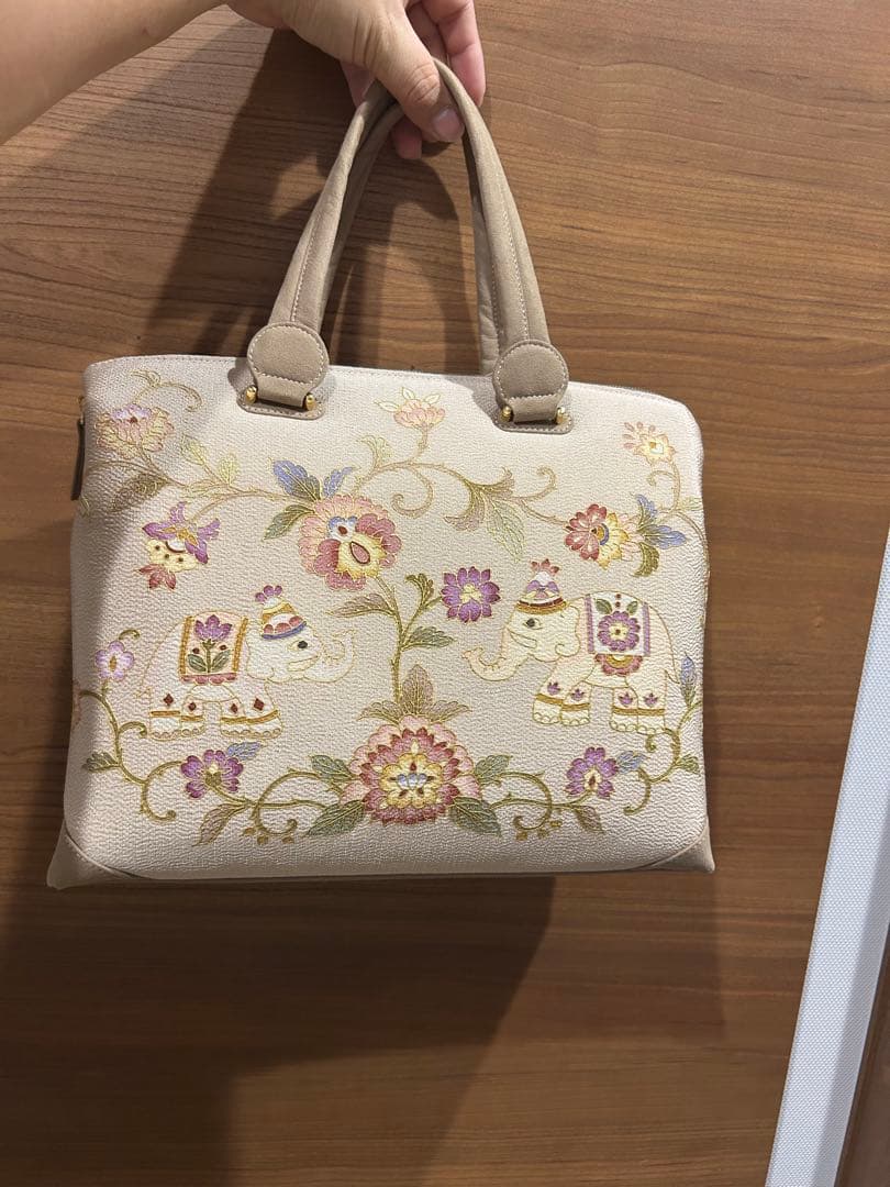 和装バッグ 美品 逸品 OKAJIMA 共箱付　象 花唐草 金彩 正絹 和装小物