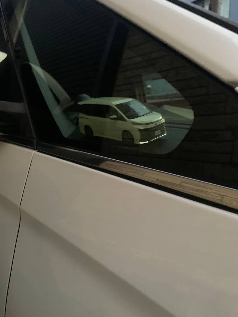 トヨタ 90ヴォクシー 30分の1ミニカー ホワイトパールクリスタルシャイン