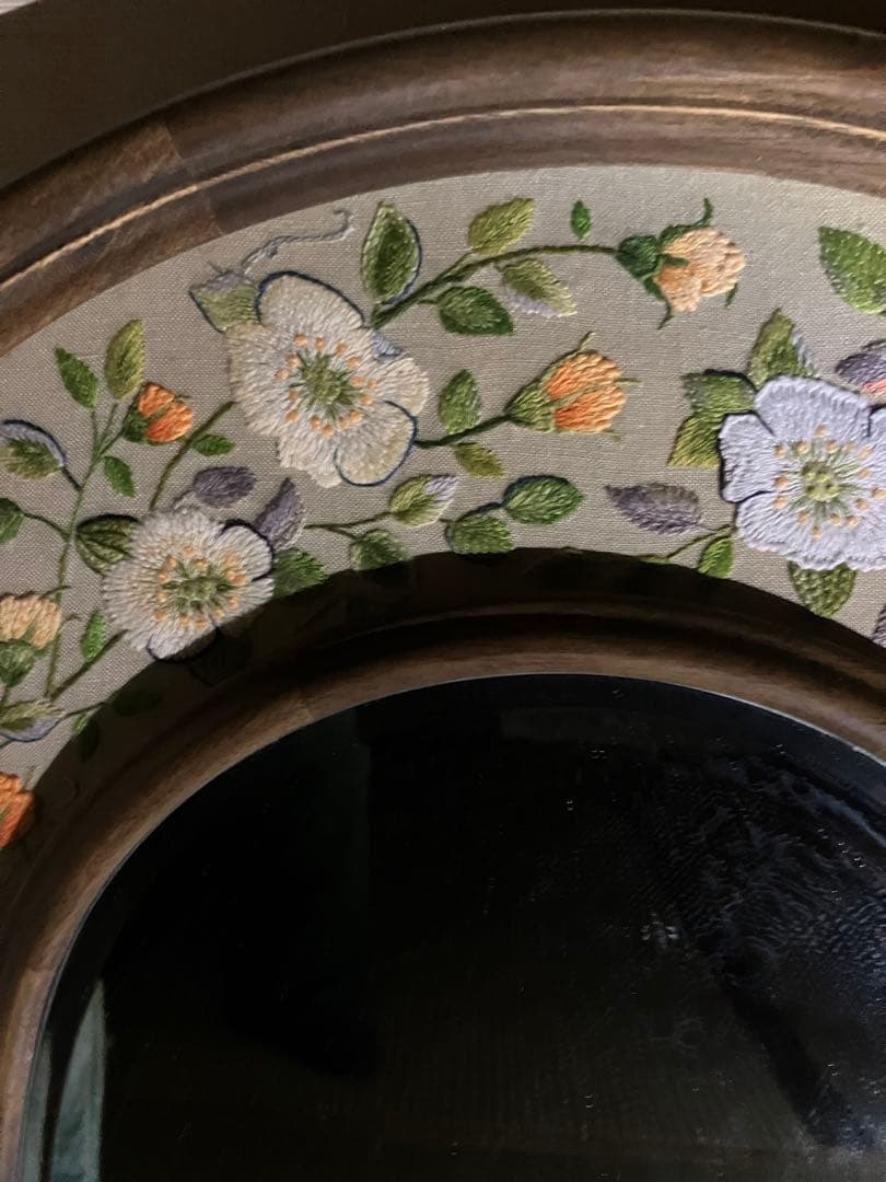 高島屋の刺繍作品展示会で20 で展示された丸型刺繍付き