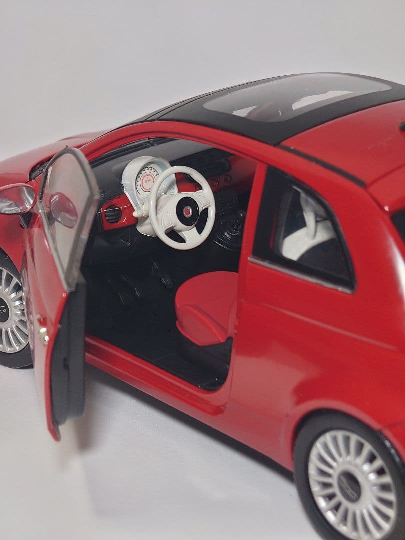 MONDO MOTORS 1/18 Nuova FIAT500 フィアット500