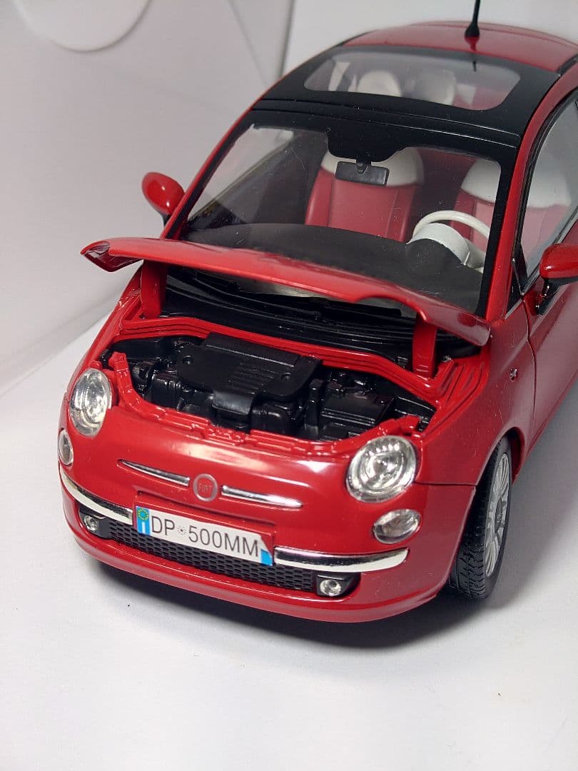 MONDO MOTORS 1/18 Nuova FIAT500 フィアット500