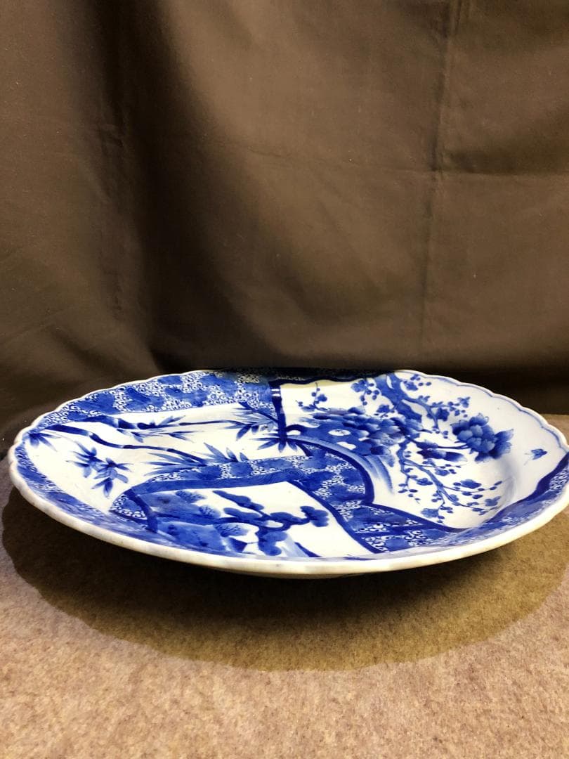 旧家蔵出し品　古伊万里　松竹梅に扇　巻物　唐草文様　古い大皿