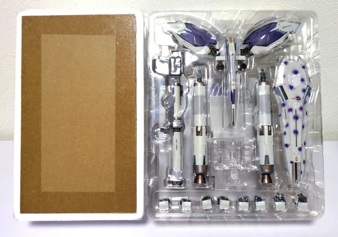 METAL BUILD Hi-νガンダム ベルトーチカチルドレン