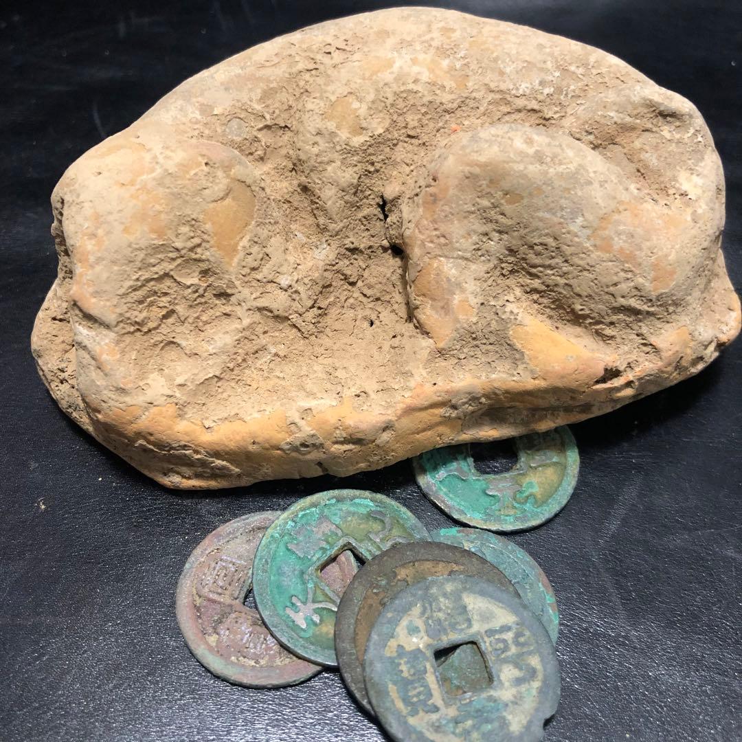 蔵から中国古銭と一緒の箱から出てきた 5体の内