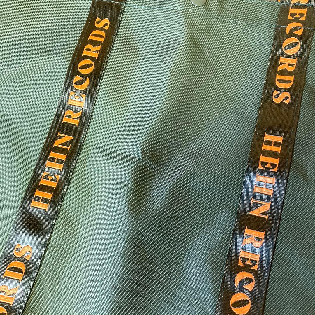 藤井風 ヘンレコトートバッグ(カーキ) - メルカリ