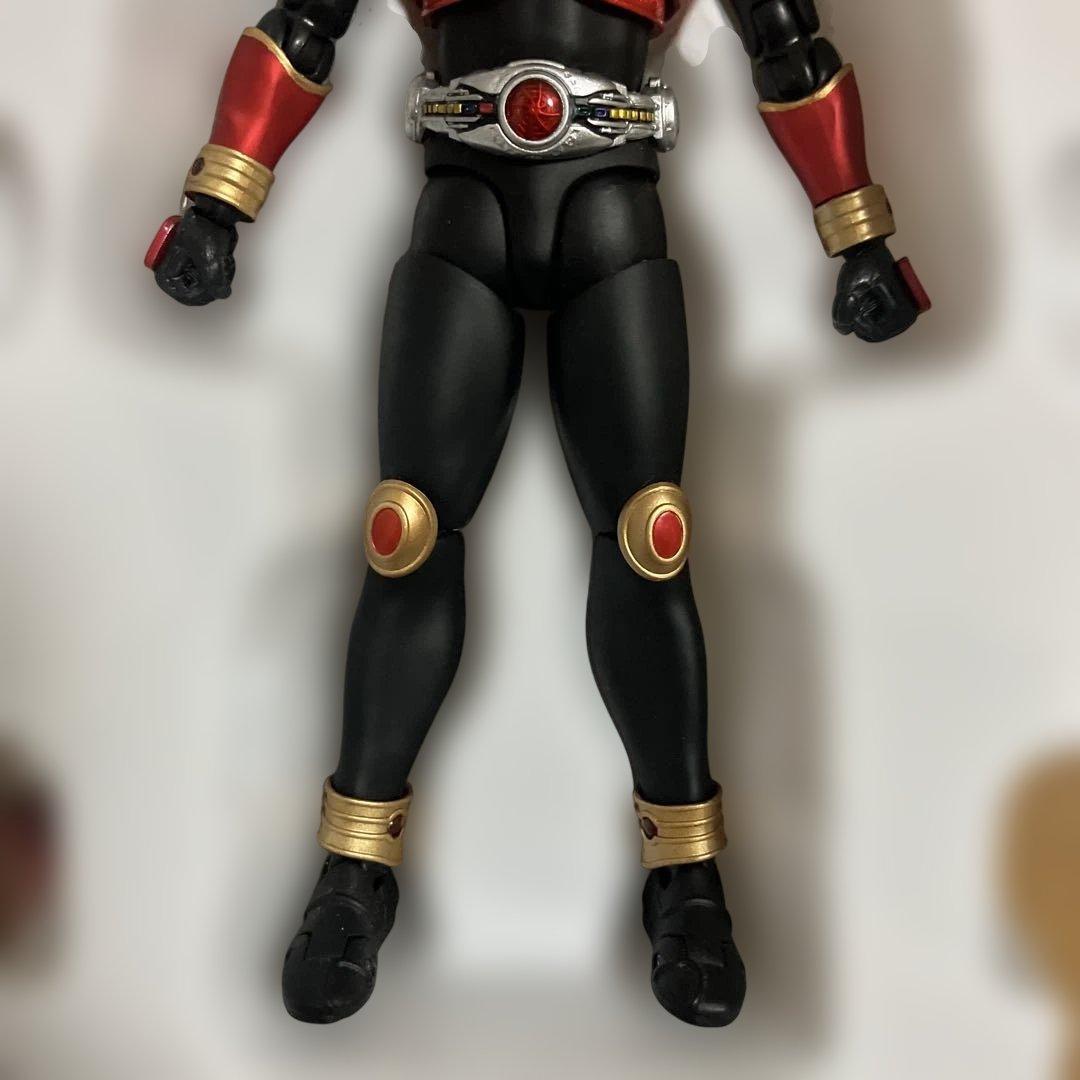 フィギュアーツ 真骨彫 仮面ライダークウガ　マイティフォーム
