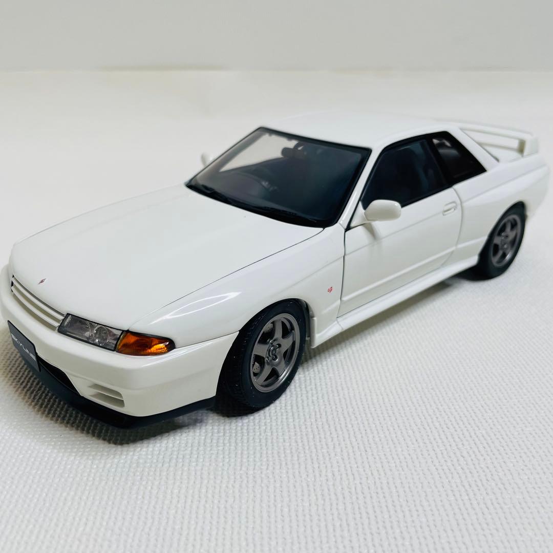 ミニカー AUTOart 1/18 NISSAN SKYLINE GT-R R32
