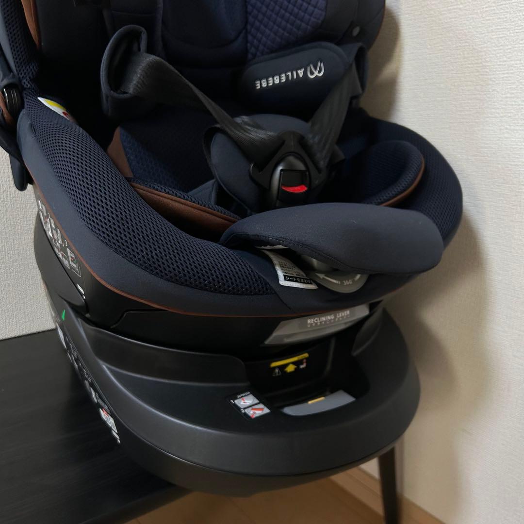 エールべべ クルットR ウィ リュクスネイビー チャイルドシート 外出