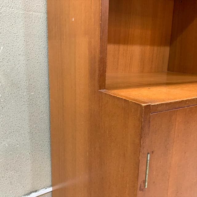 くらげ様□ヴィンテージのチークディスプレイキャビネット（扉収納）