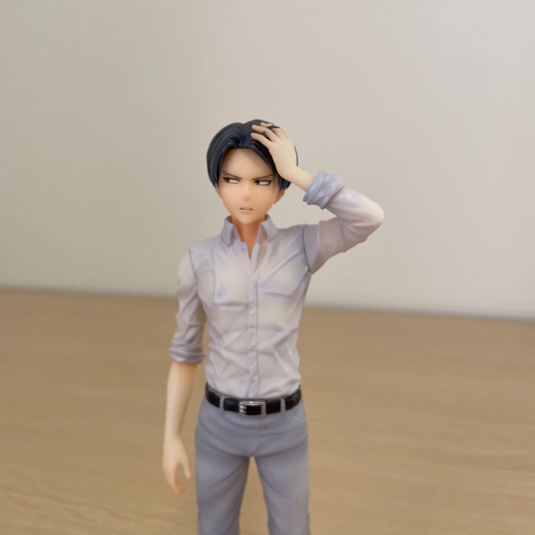 【ジャンク】リヴァイ 進撃の巨人 1/8 完成品フィギュア アプリコットブロッサ