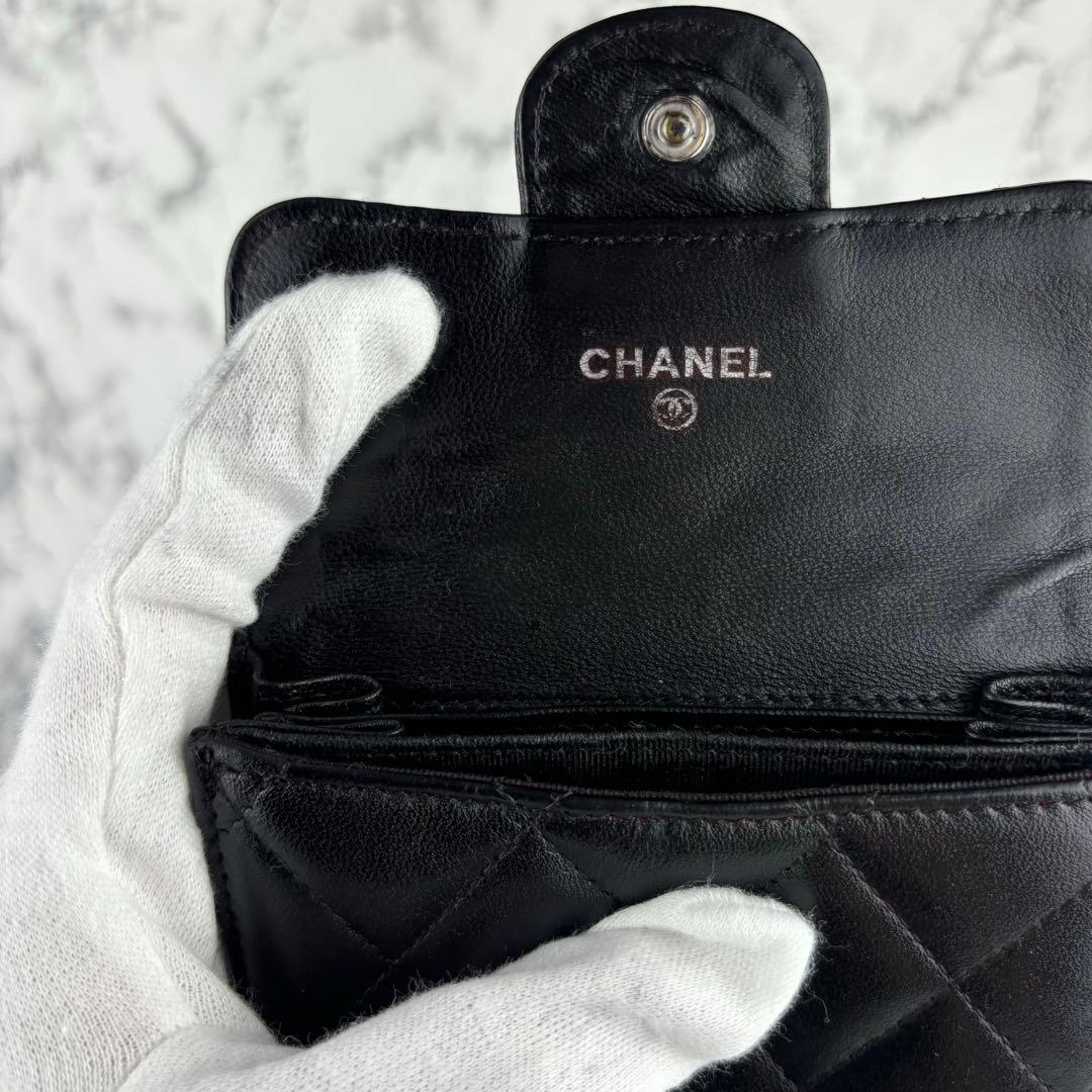 74 CHANEL ケース　マトラッセ　ラムスキン