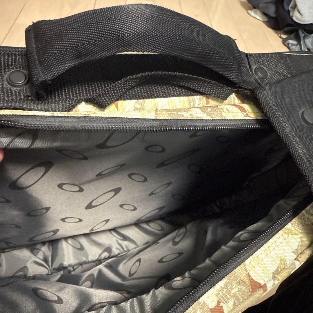 【希少】オークリー　迷彩　カモフラ　ビジネスバッグ　2way 多収納PCバック