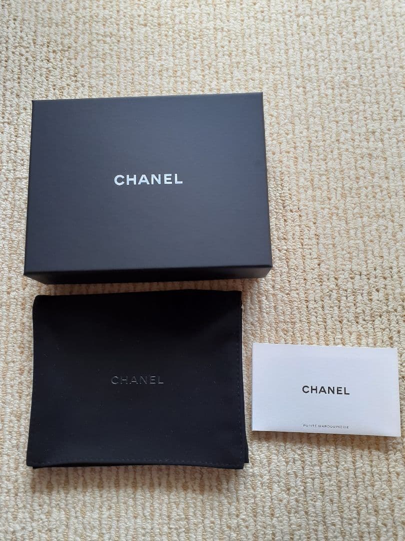 定番商品★2024年8月購入★CHANEL黒ミニ財布
